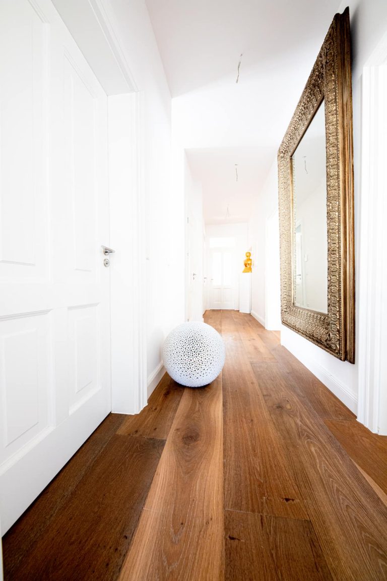 Daniela_Steinbach-Wirtz_interior_design Altbauexperte Altbausanierung Altbau Immobilien Projektentwicklung Real Estate Handwerker Real Estate Broker Mauriel Invest Daniela Steinbach-Wirtz Hausschutzengel Mauriel Interior Design heavenly real estate & lifestyle Denkmalschutz Sanierung Mehrfamilienhaus Köln Lindlar Bergisch Gladbach