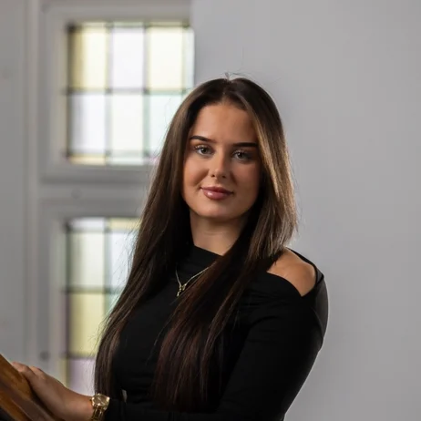 Altbauexperte Altbausanierung Altbau Immobilien Projektentwicklung Real Estate Handwerker Real Estate Broker Mauriel Invest Daniela Steinbach-Wirtz Hausschutzengel Mauriel Interior Design heavenly real estate & lifestyle Denkmalschutz Sanierung Mehrfamilienhaus Köln Lindlar Bergisch Gladbach